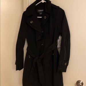 Black Liz Claiborne trench coat/ non smoker